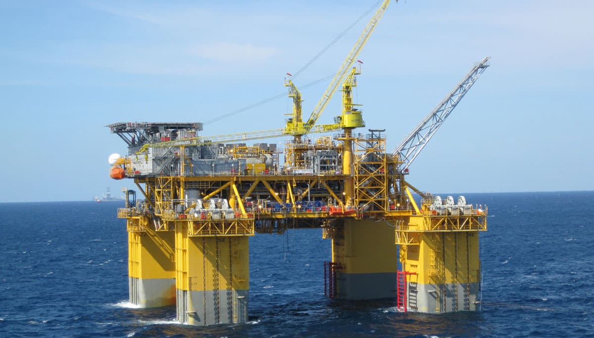 Offshore oil platform